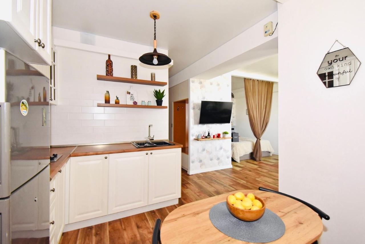 Magical Studio At Republic Square Apartman Jereván Kültér fotó
